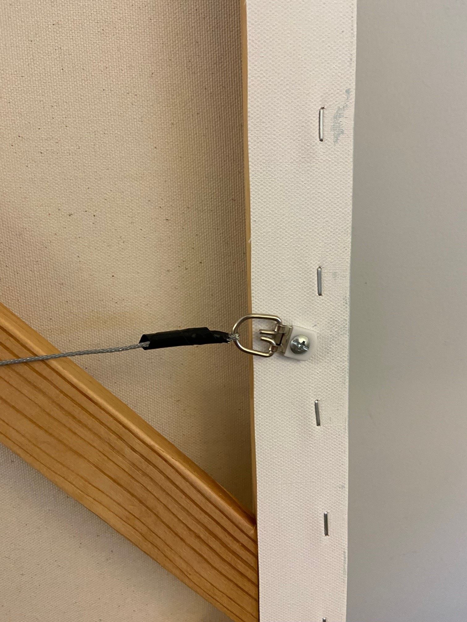 MalibuCityGallery_Hanging System 2